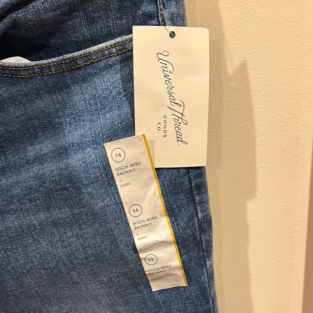 Universal Thread Blue Distressed Ankle Jeans - Picture 6 of 7